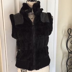 West seal women vest size s / Chico